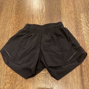 BLACK LULULEMON HOTTY HOTS